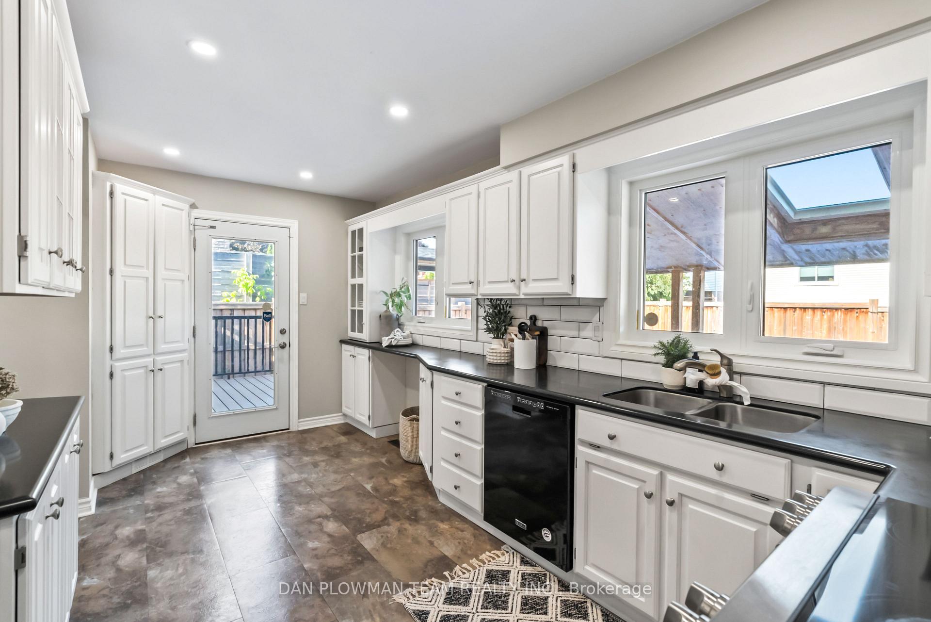 Photo 12 of 3 Hawkstone Crescent, Whitby, Blue Grass Meadows — HOMEH