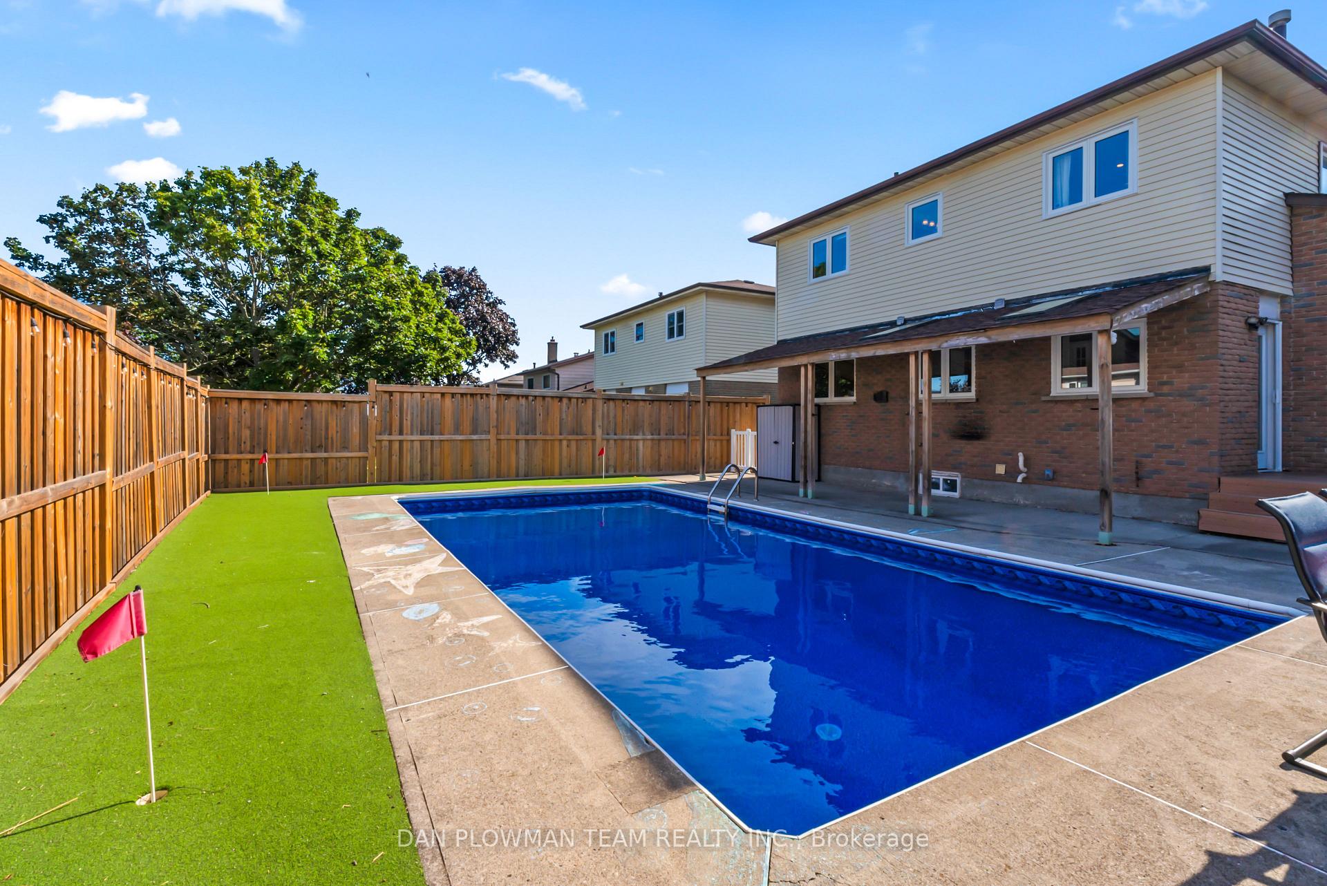 Photo 39 of 3 Hawkstone Crescent, Whitby, Blue Grass Meadows — HOMEH