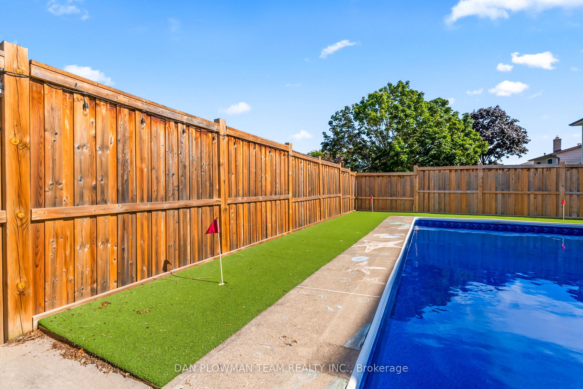 Photo 41 of 3 Hawkstone Crescent, Whitby, Blue Grass Meadows — HOMEH