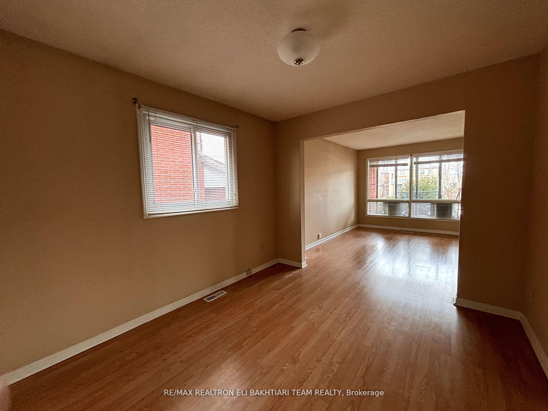 Photo 4 of 191 Oliver Lane, Vaughan, Maple — HOMEH