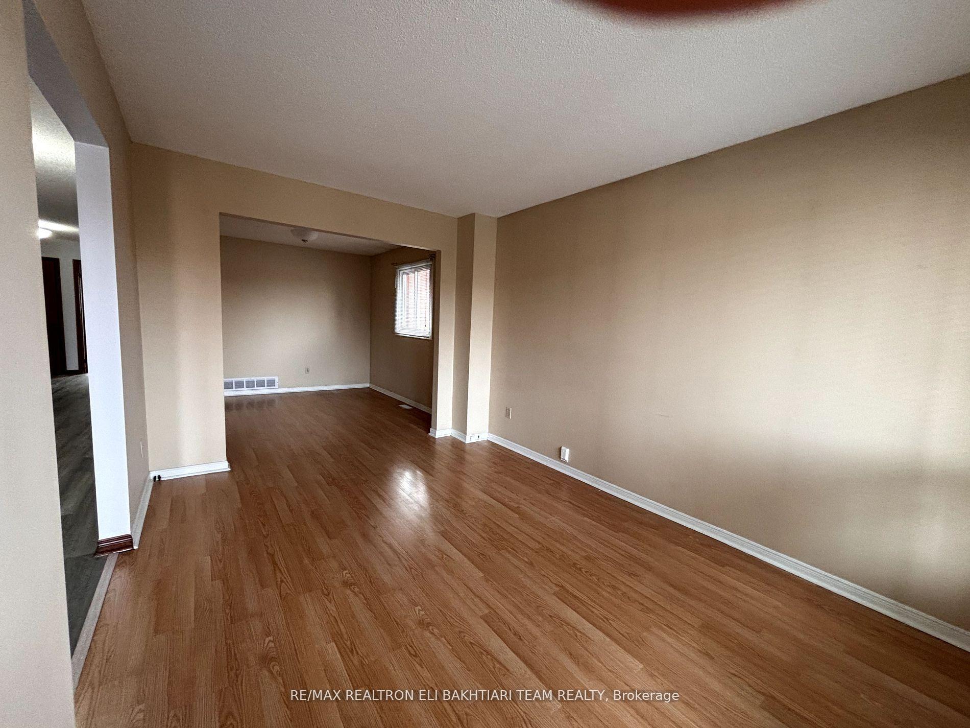 Photo 5 of 191 Oliver Lane, Vaughan, Maple — HOMEH