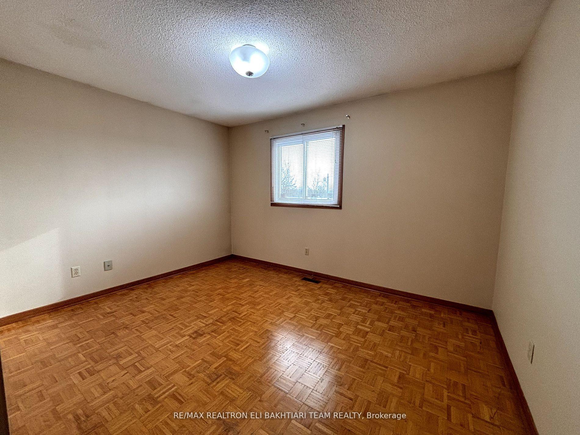 Photo 9 of 191 Oliver Lane, Vaughan, Maple — HOMEH