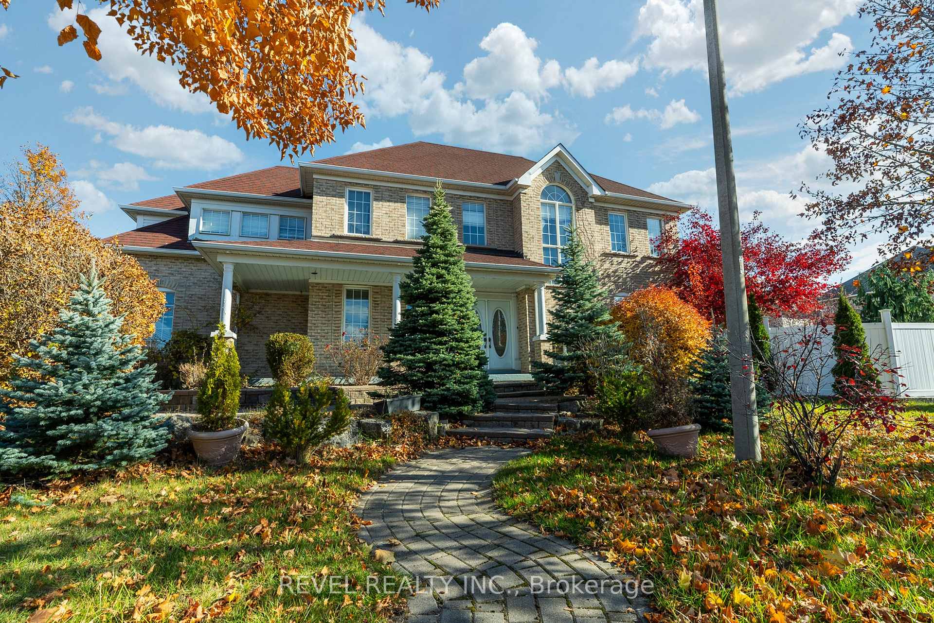 Photo 2 of 40 Sandford Crescent, Whitby, Rolling Acres — HOMEH