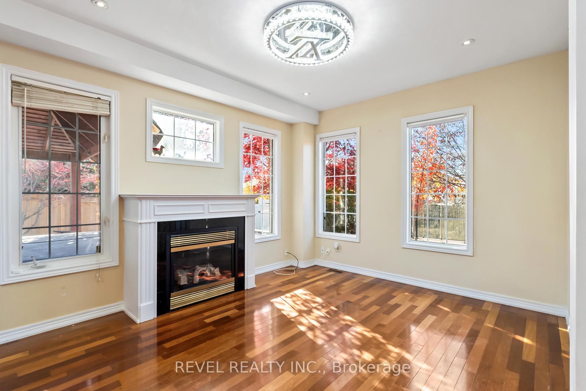 Photo 5 of 40 Sandford Crescent, Whitby, Rolling Acres — HOMEH