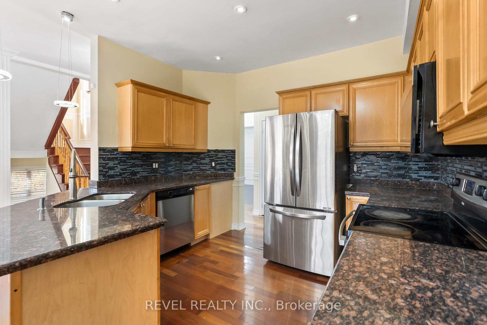 Photo 10 of 40 Sandford Crescent, Whitby, Rolling Acres — HOMEH