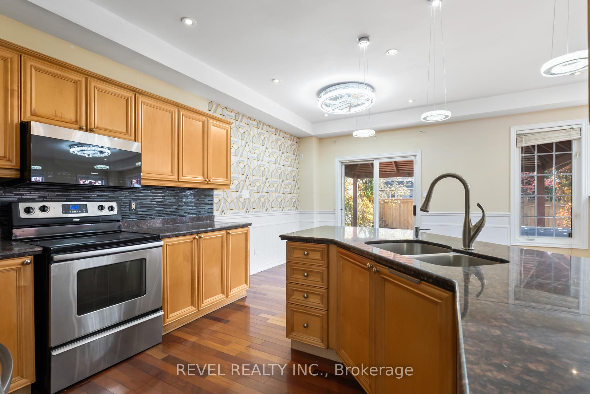 Photo 12 of 40 Sandford Crescent, Whitby, Rolling Acres — HOMEH