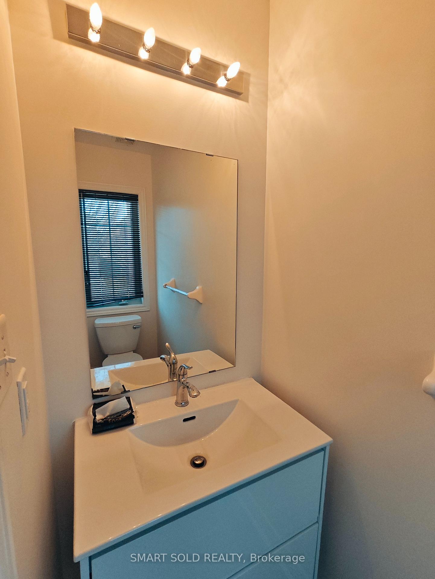 Photo 5 of 56 Santa Amato Crescent, Vaughan, Patterson — HOMEH