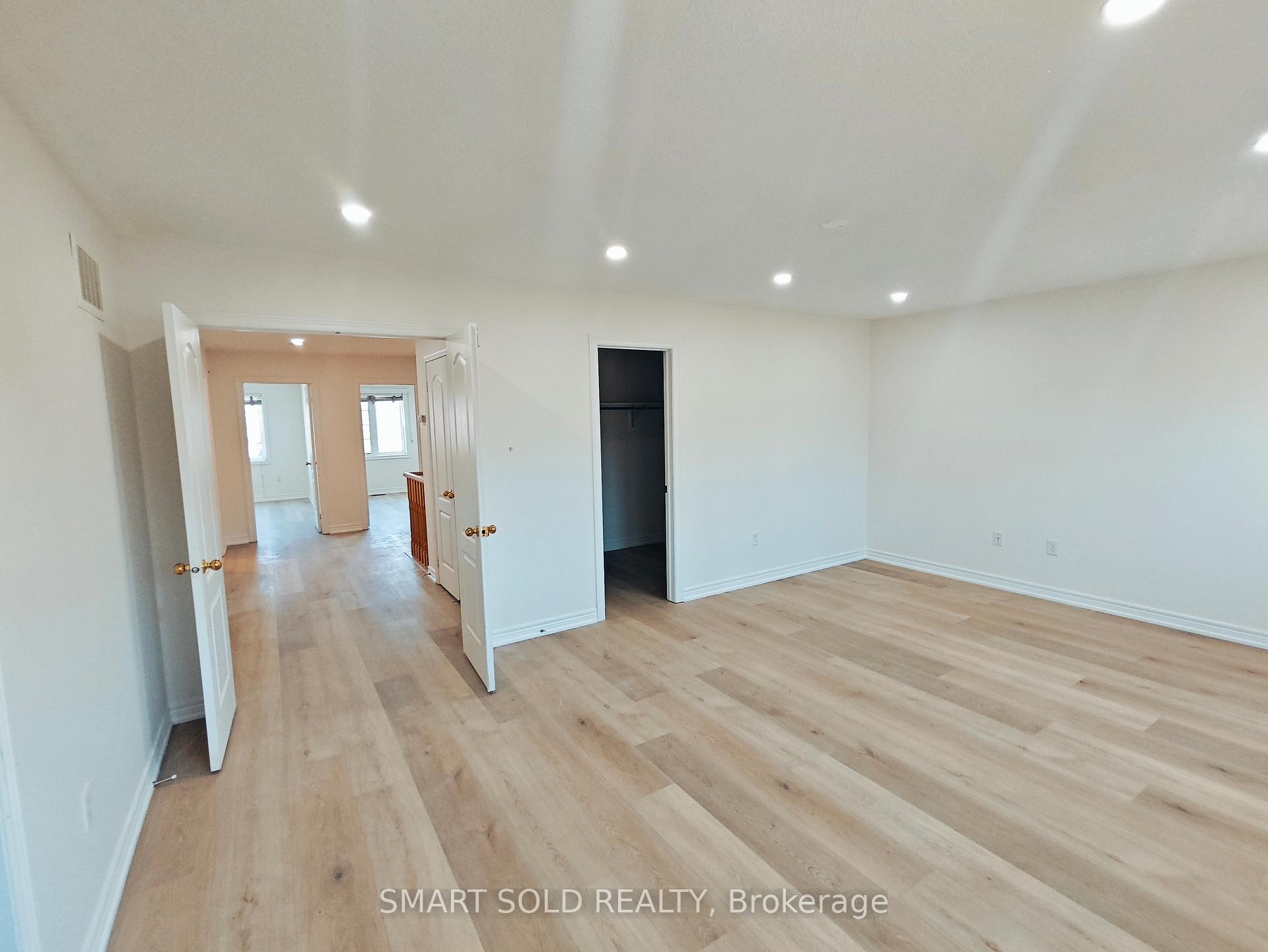 Photo 16 of 56 Santa Amato Crescent, Vaughan, Patterson — HOMEH