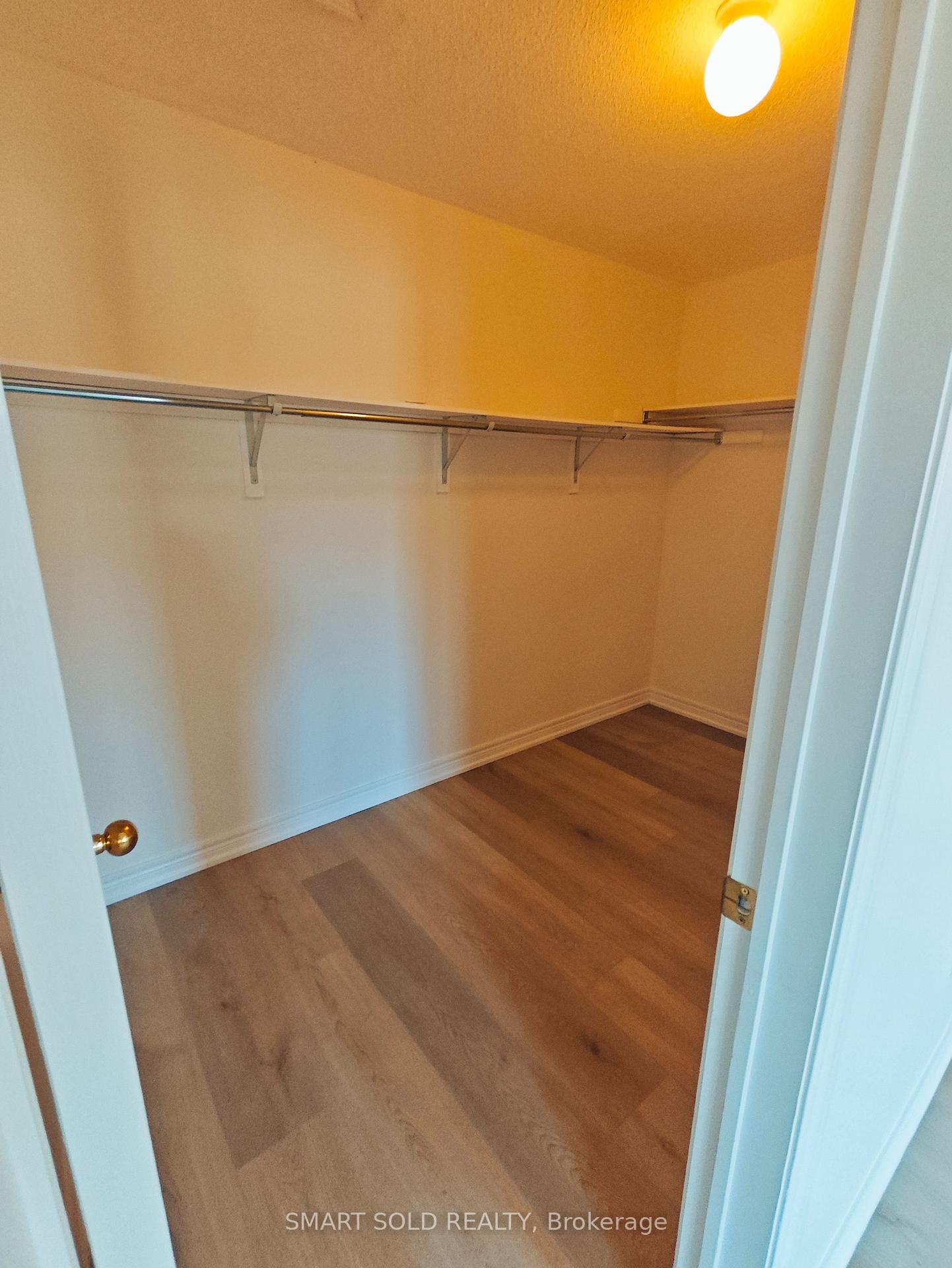 Photo 17 of 56 Santa Amato Crescent, Vaughan, Patterson — HOMEH
