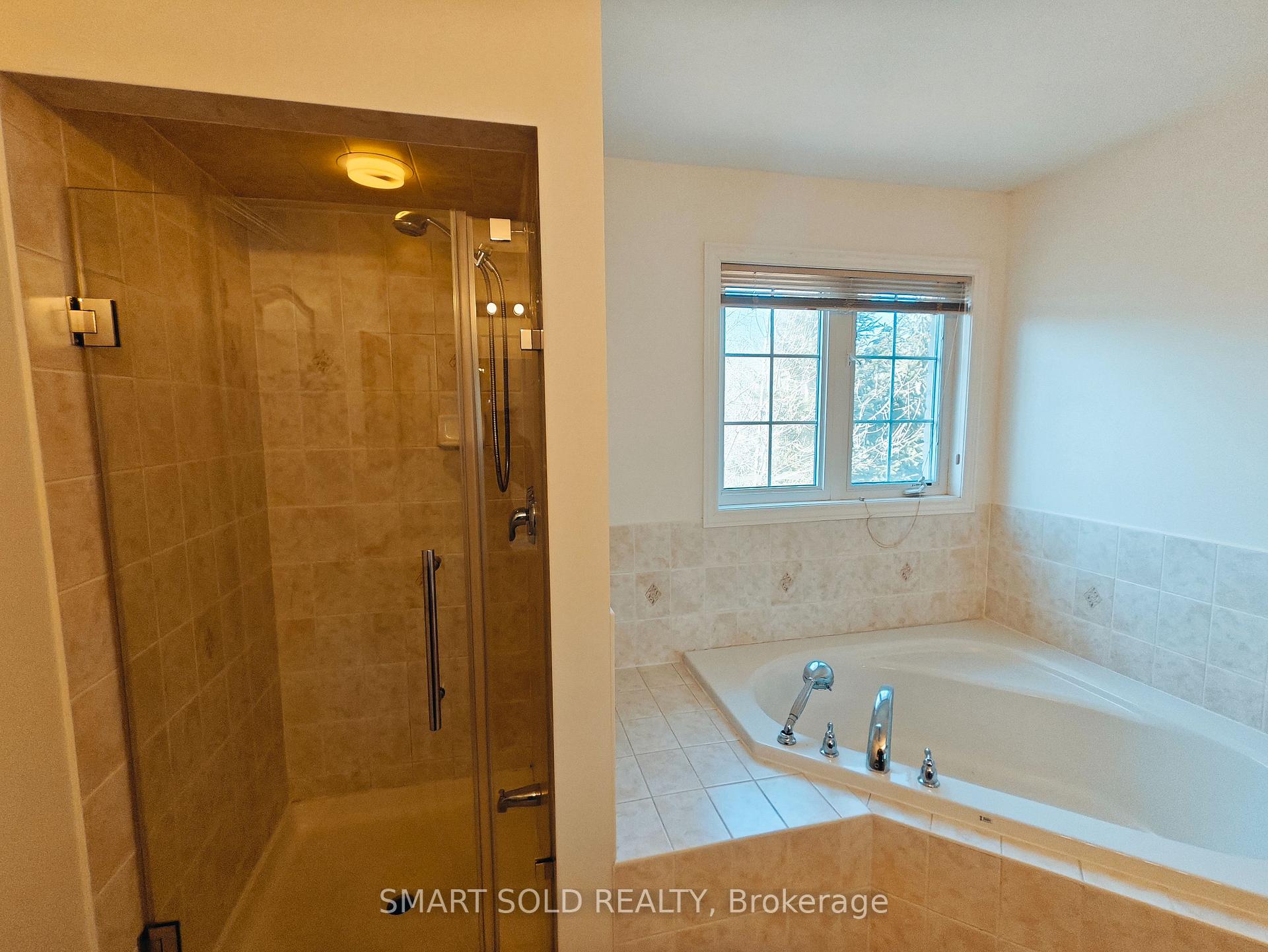 Photo 19 of 56 Santa Amato Crescent, Vaughan, Patterson — HOMEH