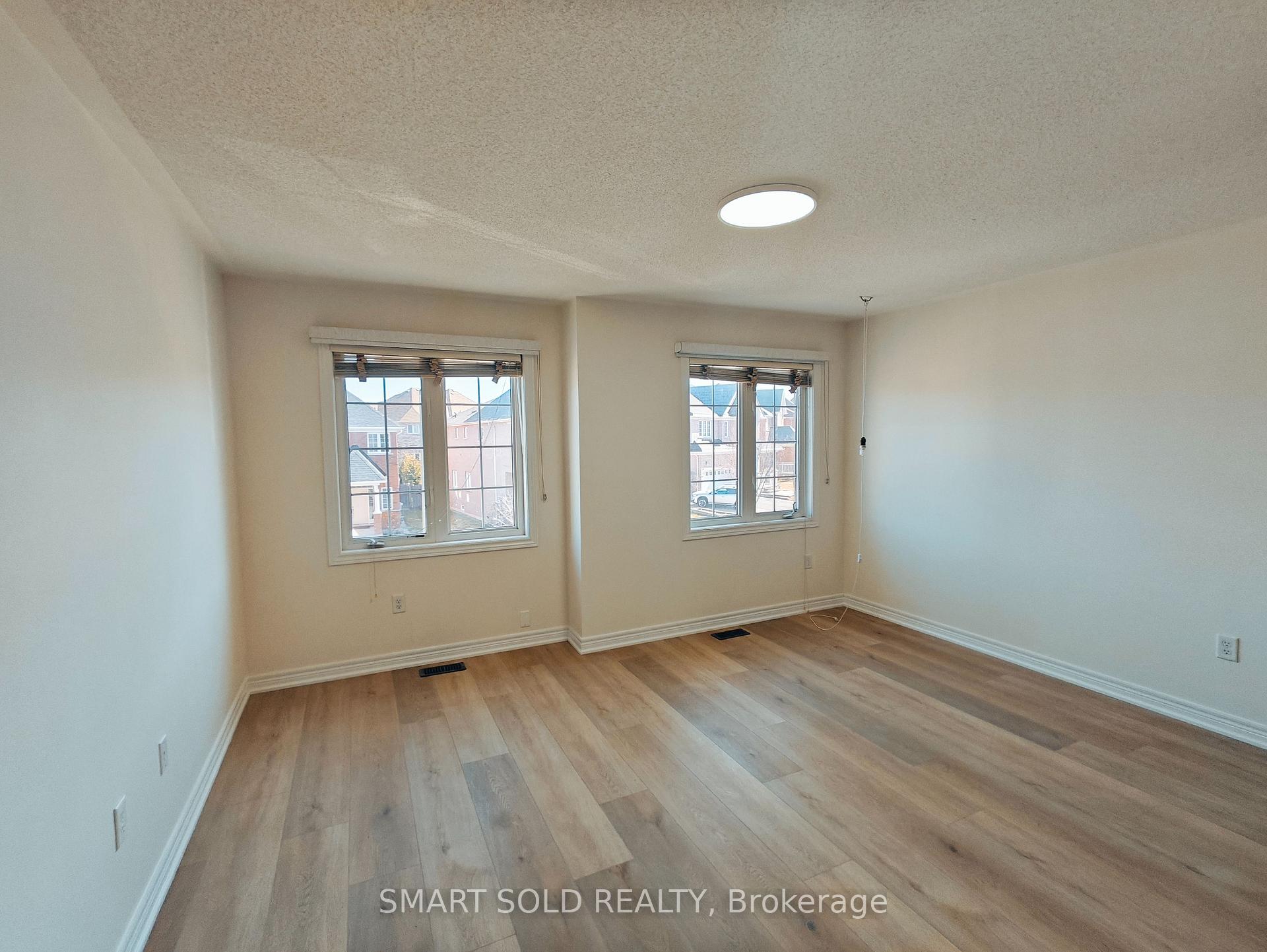 Photo 22 of 56 Santa Amato Crescent, Vaughan, Patterson — HOMEH