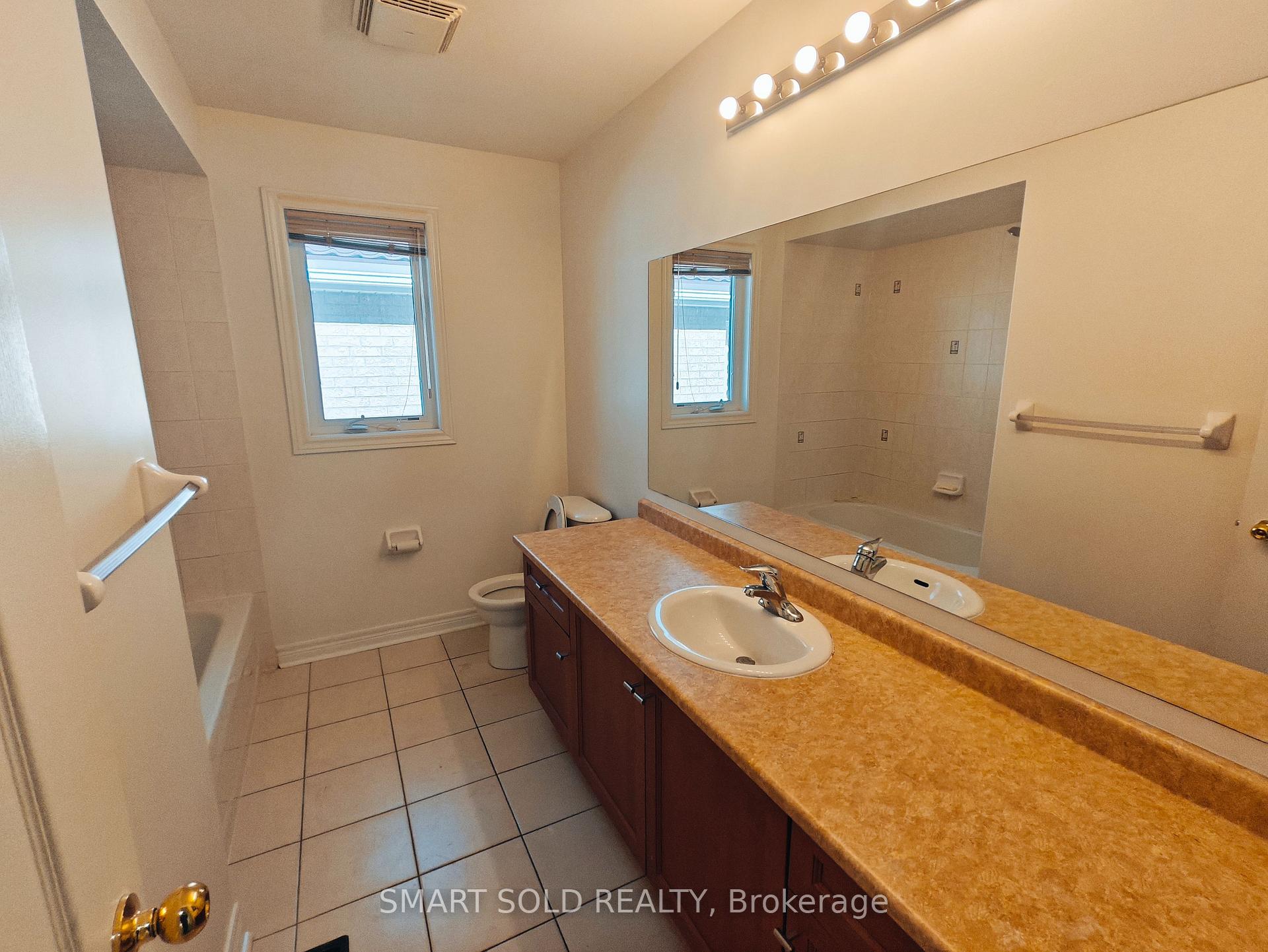 Photo 26 of 56 Santa Amato Crescent, Vaughan, Patterson — HOMEH