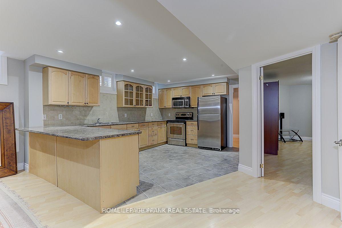 Photo 2 of 76 Kenilworth Crescent, Whitby, Brooklin — HOMEH