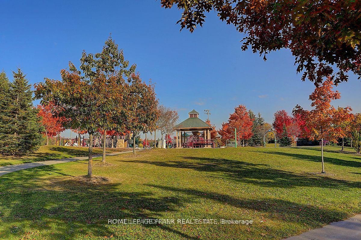 Photo 9 of 76 Kenilworth Crescent, Whitby, Brooklin — HOMEH