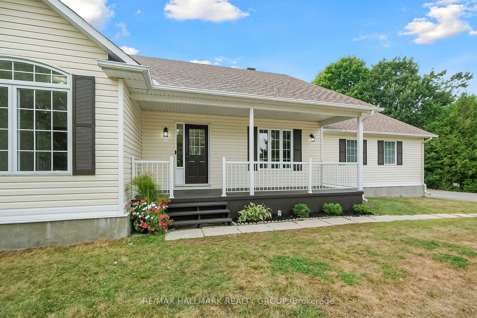 Photo 3 of 207 Northcote Drive, Beckwith, Beckwith Twp — HOMEH