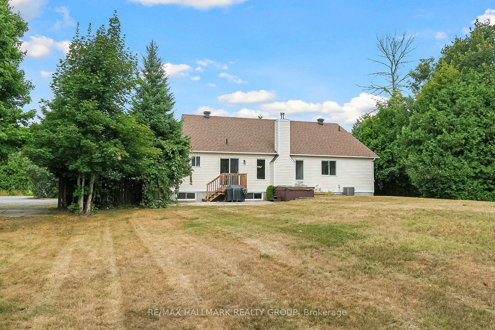 Photo 7 of 207 Northcote Drive, Beckwith, Beckwith Twp — HOMEH