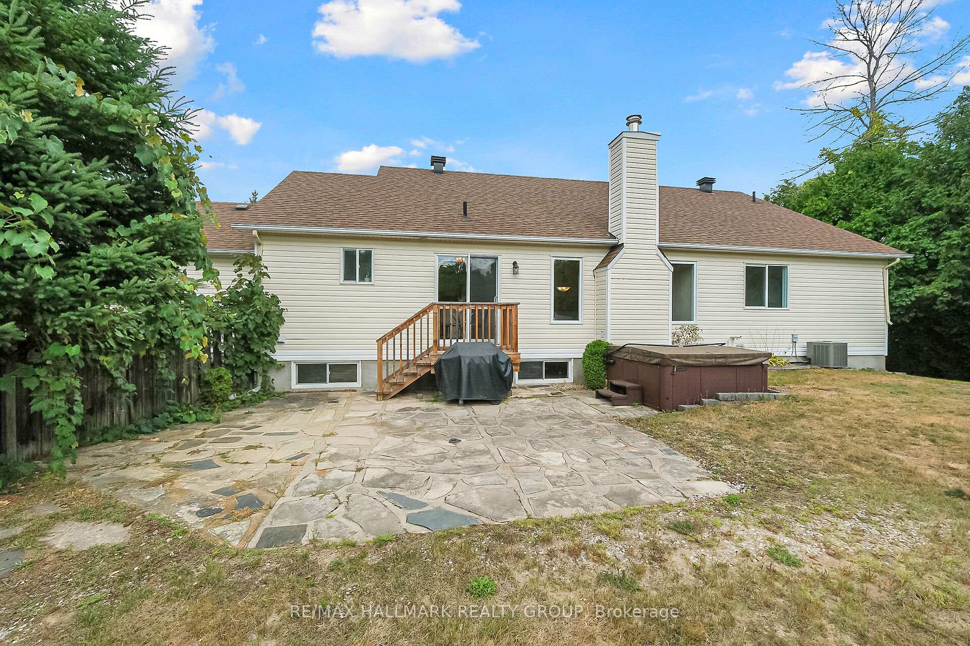 Photo 9 of 207 Northcote Drive, Beckwith, Beckwith Twp — HOMEH