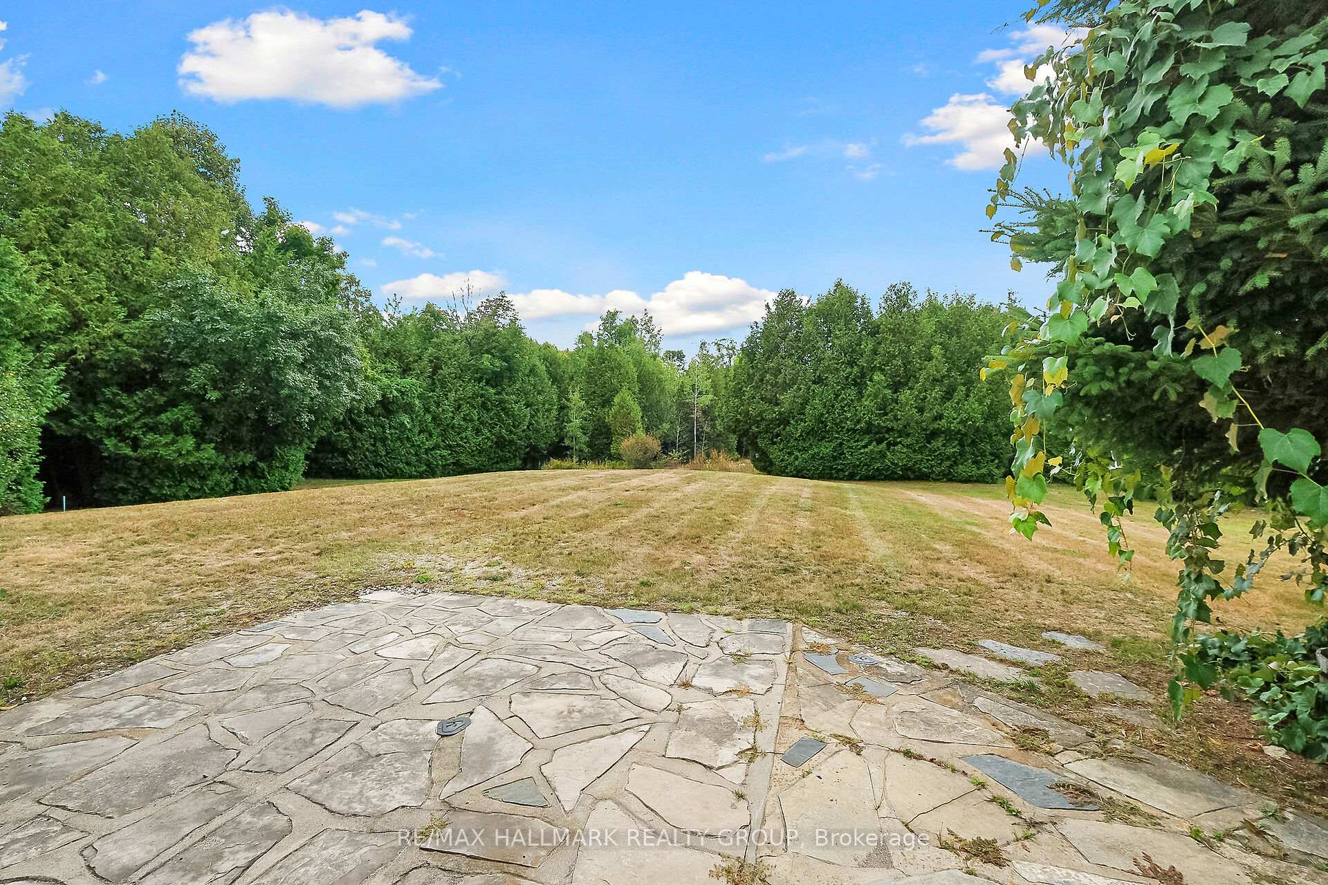 Photo 10 of 207 Northcote Drive, Beckwith, Beckwith Twp — HOMEH