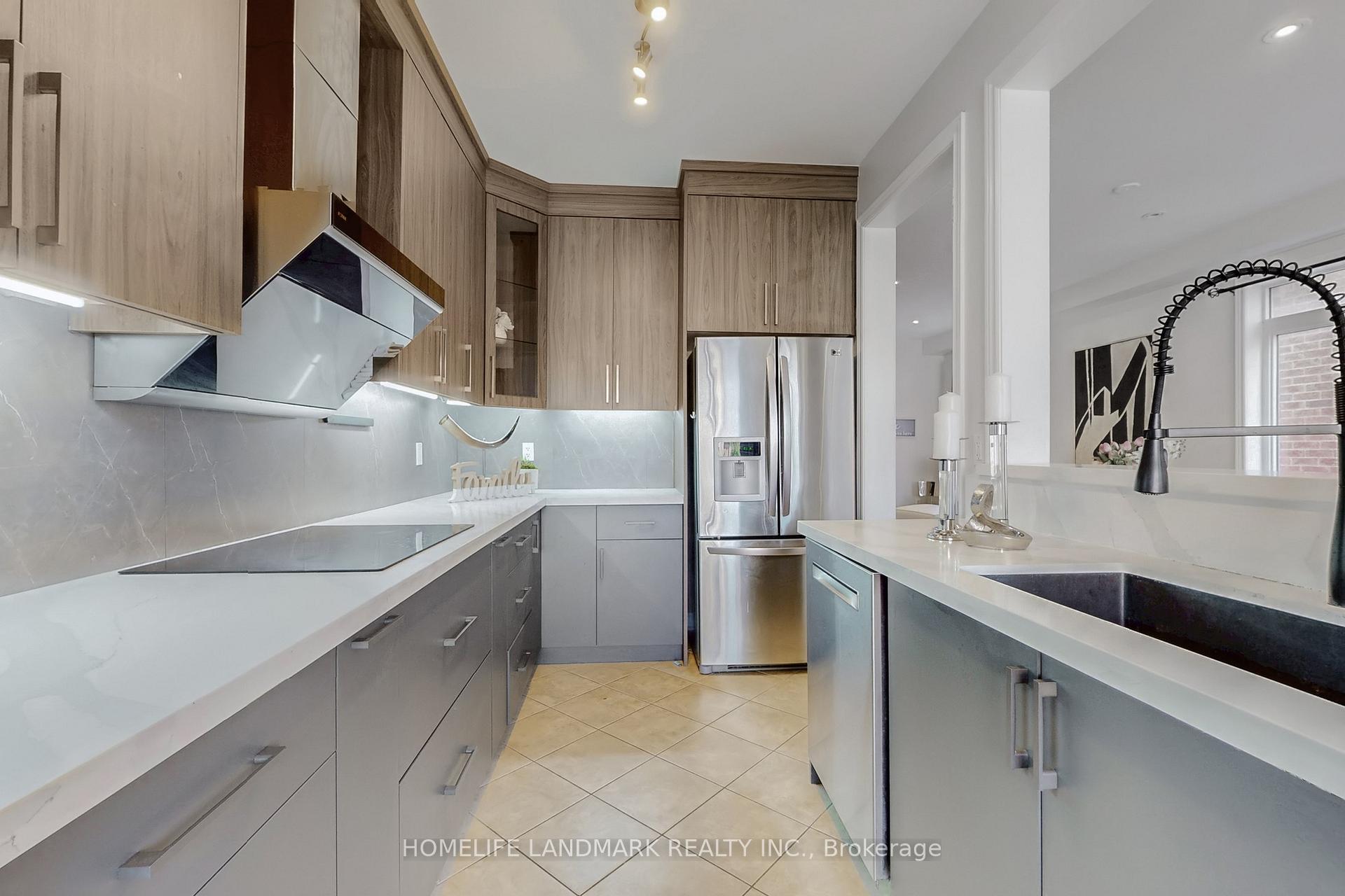 Photo 8 of 62 White Spruce Crescent, Vaughan, Patterson — HOMEH