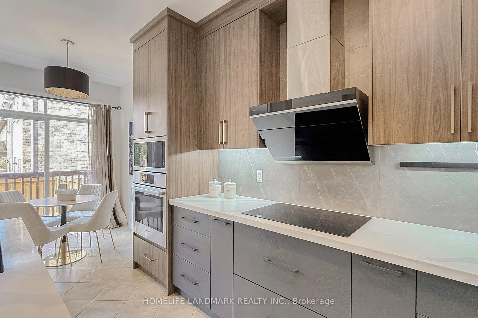 Photo 9 of 62 White Spruce Crescent, Vaughan, Patterson — HOMEH