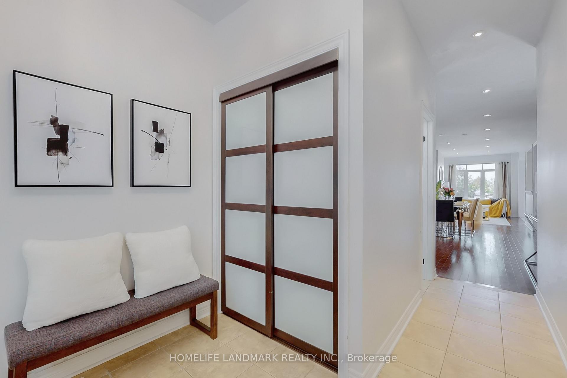 Photo 14 of 62 White Spruce Crescent, Vaughan, Patterson — HOMEH