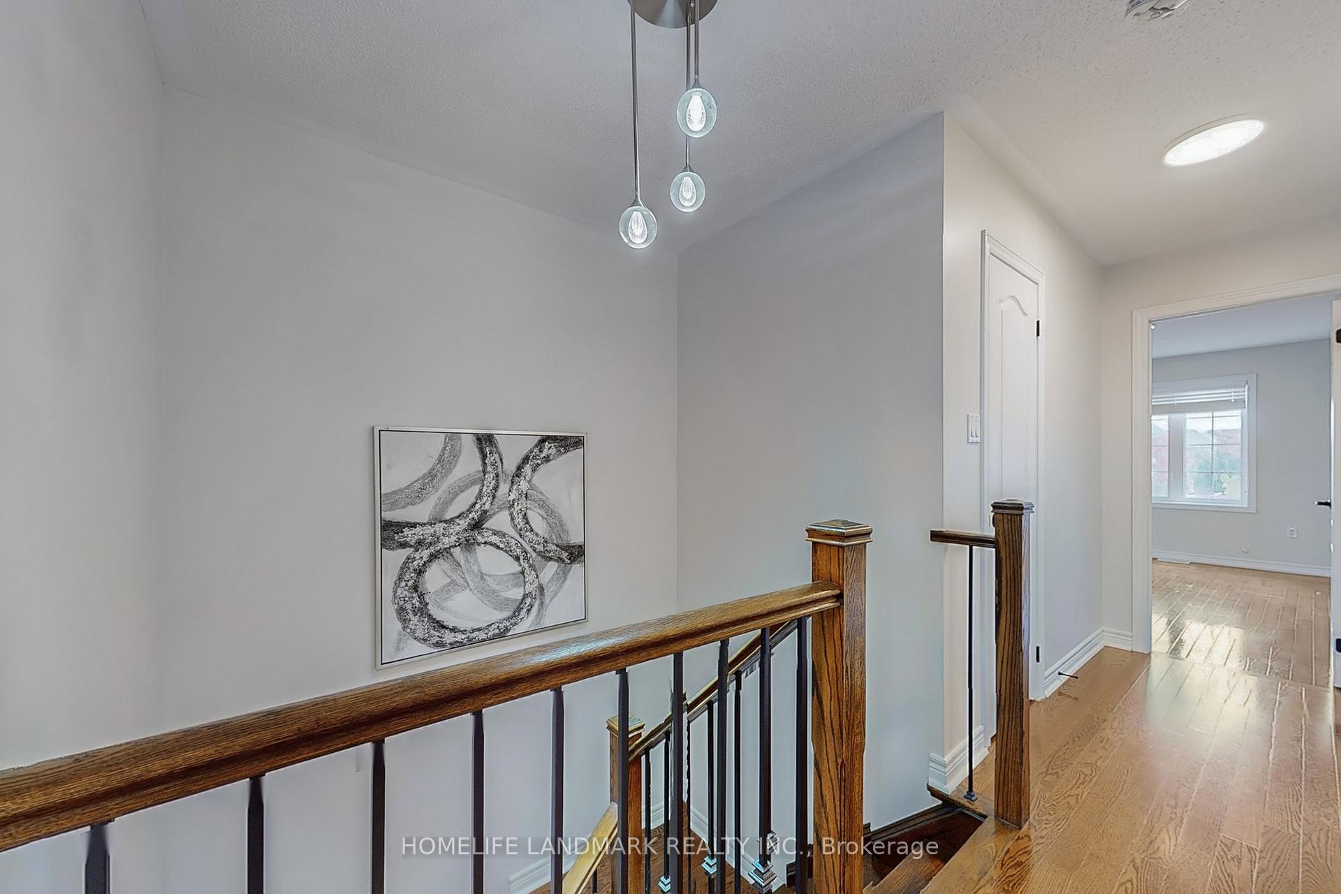 Photo 15 of 62 White Spruce Crescent, Vaughan, Patterson — HOMEH