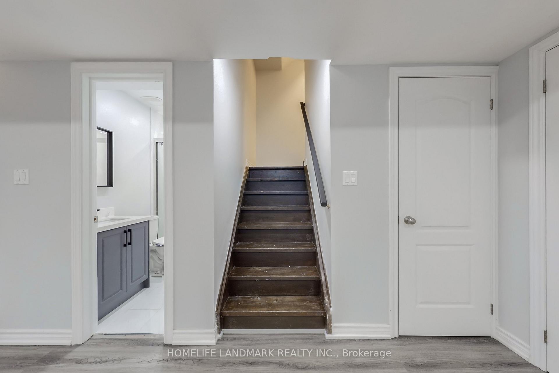 Photo 25 of 62 White Spruce Crescent, Vaughan, Patterson — HOMEH