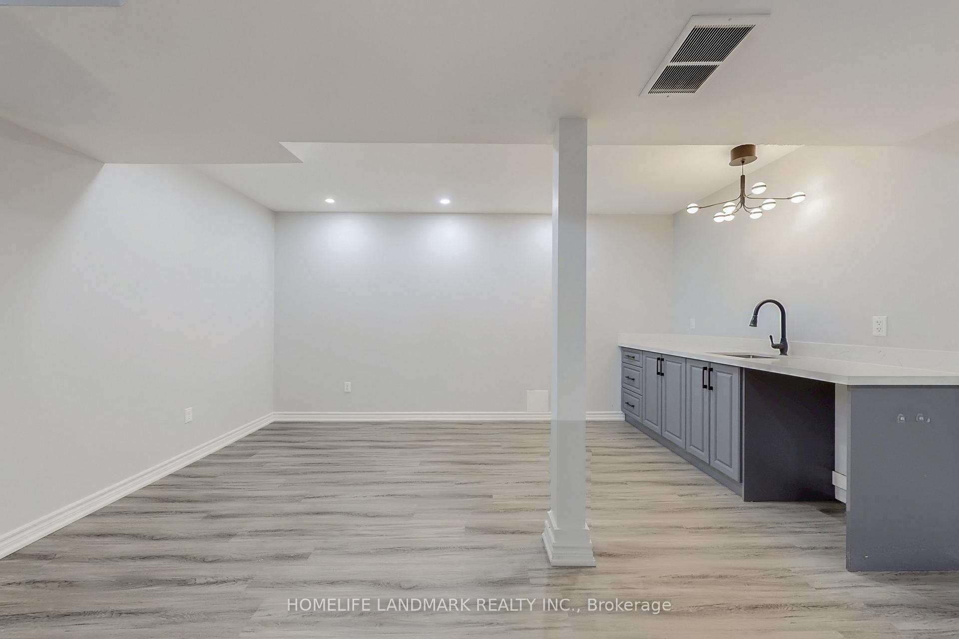 Photo 27 of 62 White Spruce Crescent, Vaughan, Patterson — HOMEH