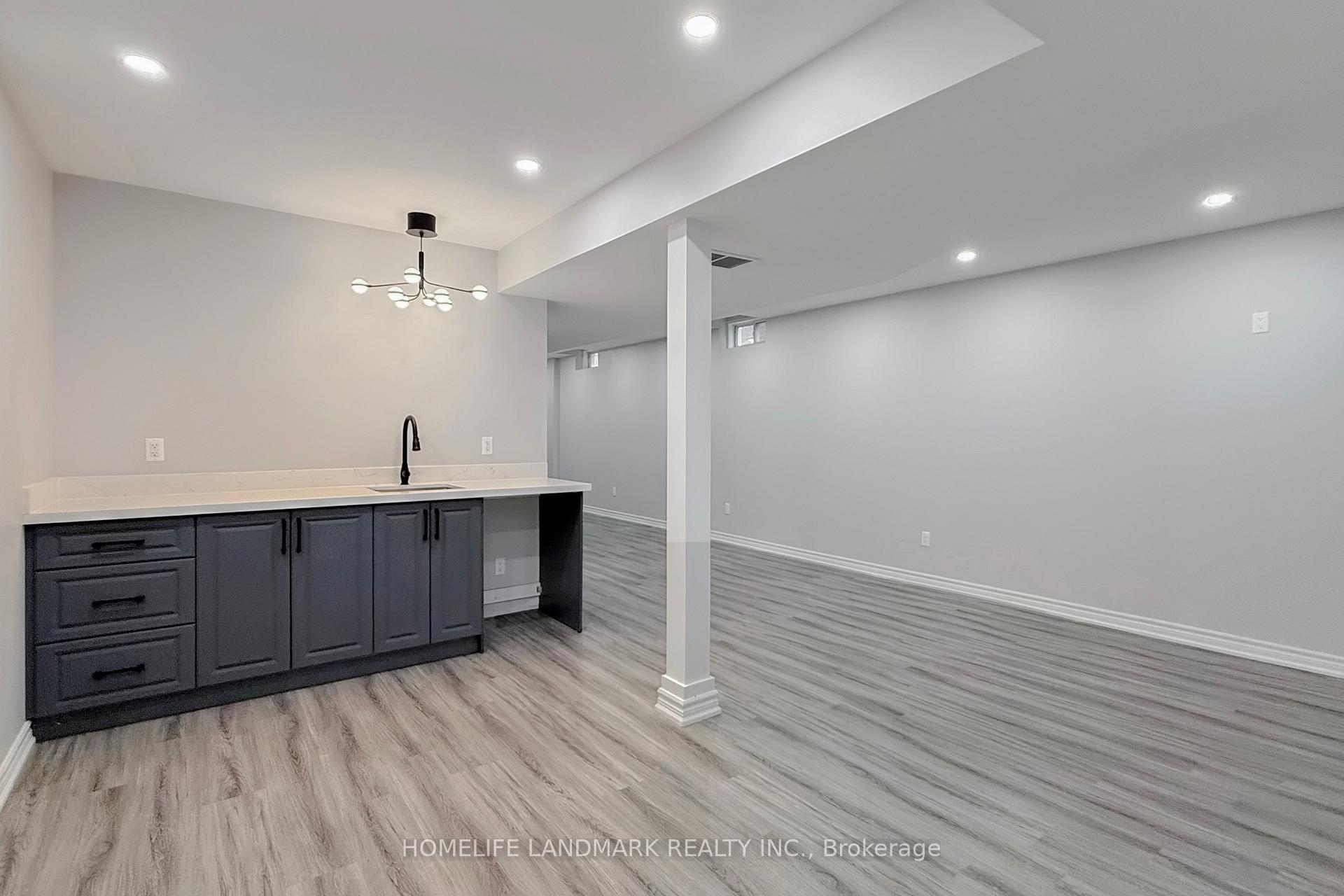 Photo 28 of 62 White Spruce Crescent, Vaughan, Patterson — HOMEH