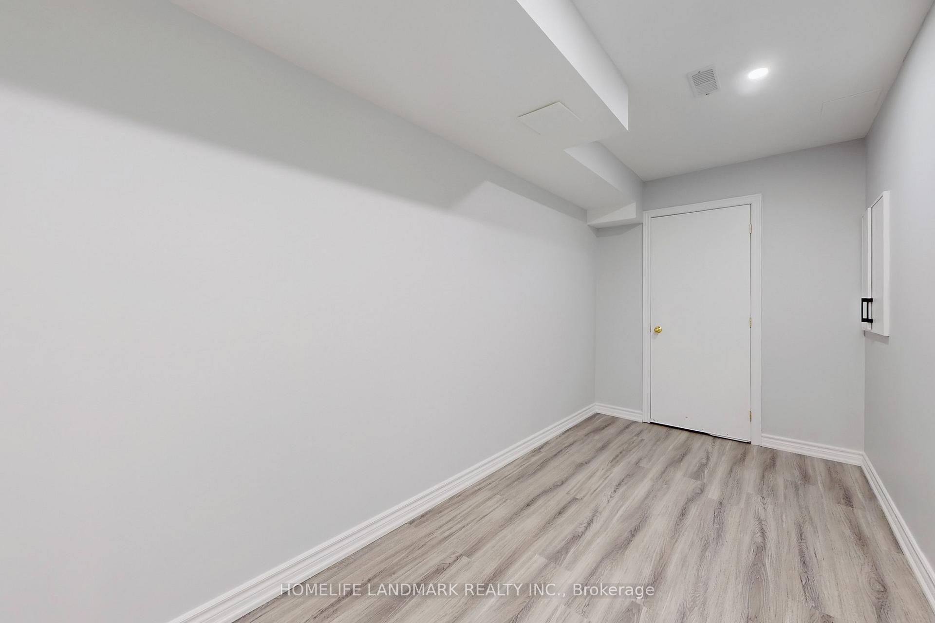 Photo 29 of 62 White Spruce Crescent, Vaughan, Patterson — HOMEH