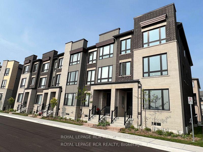 Photo 1 of 32 Dockside Way, Whitby, Port Whitby — HOMEH