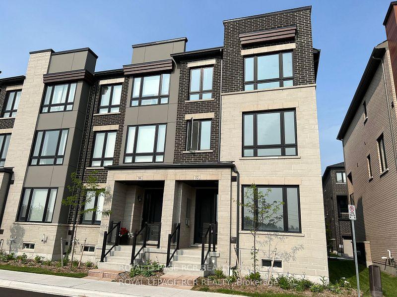 Photo 2 of 32 Dockside Way, Whitby, Port Whitby — HOMEH