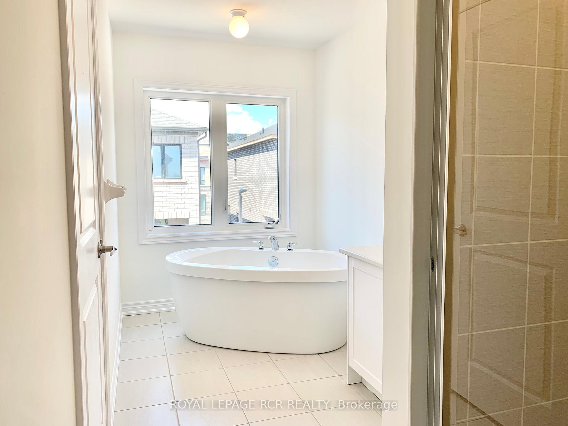 Photo 16 of 32 Dockside Way, Whitby, Port Whitby — HOMEH