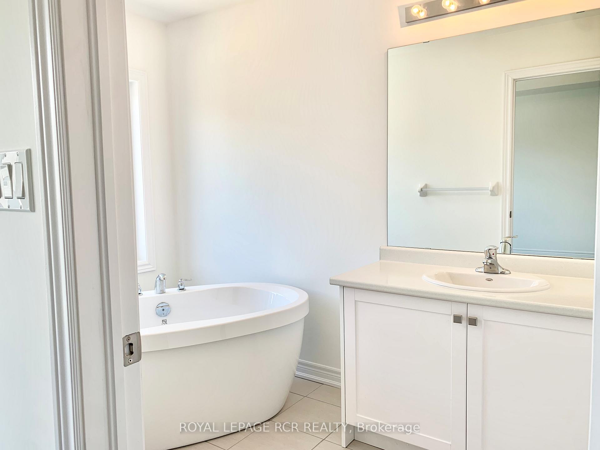 Photo 18 of 32 Dockside Way, Whitby, Port Whitby — HOMEH