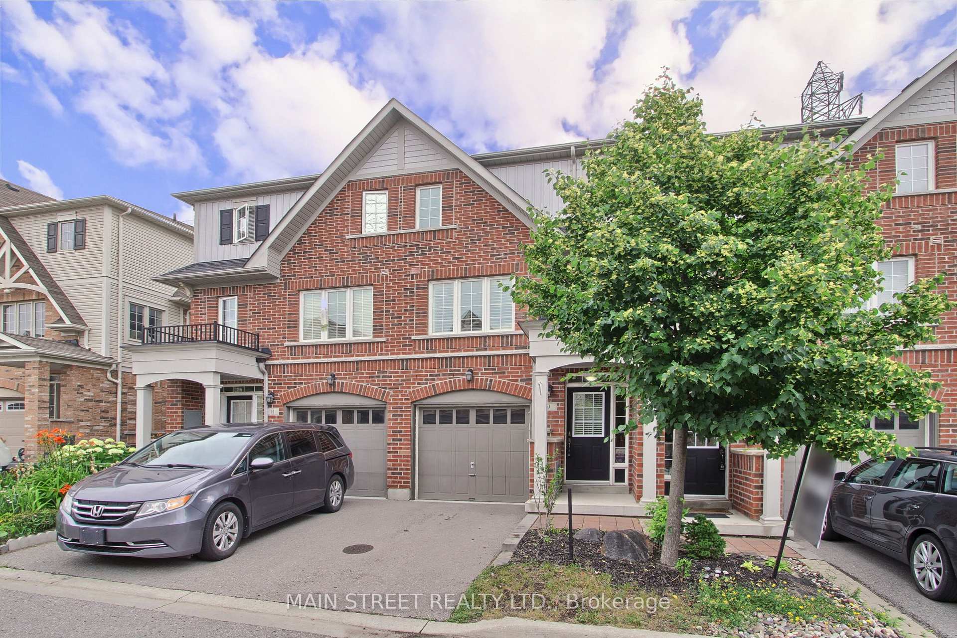 Photo 2 of 9 Magpie Way E, Whitby, Blue Grass Meadows — HOMEH