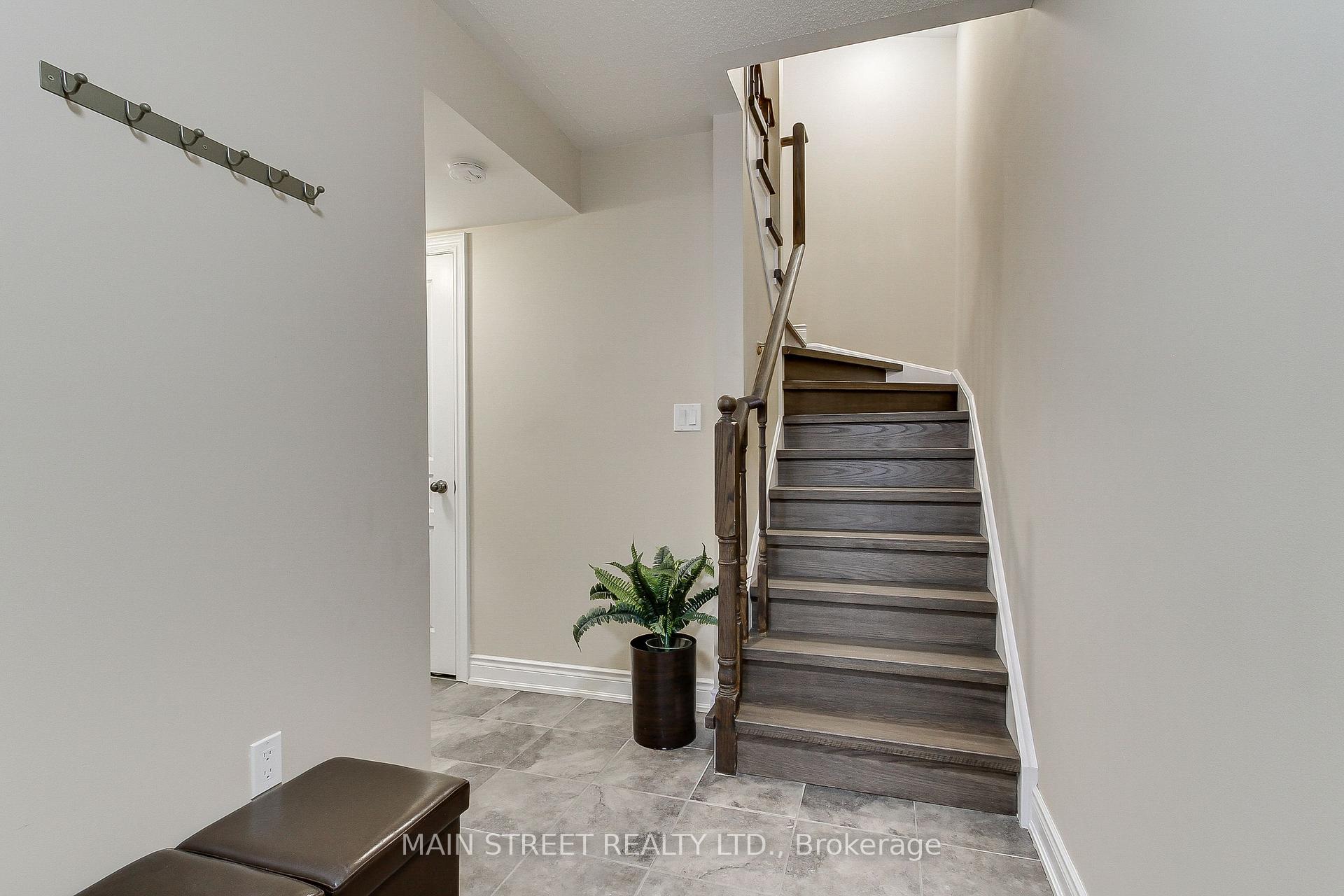 Photo 5 of 9 Magpie Way E, Whitby, Blue Grass Meadows — HOMEH