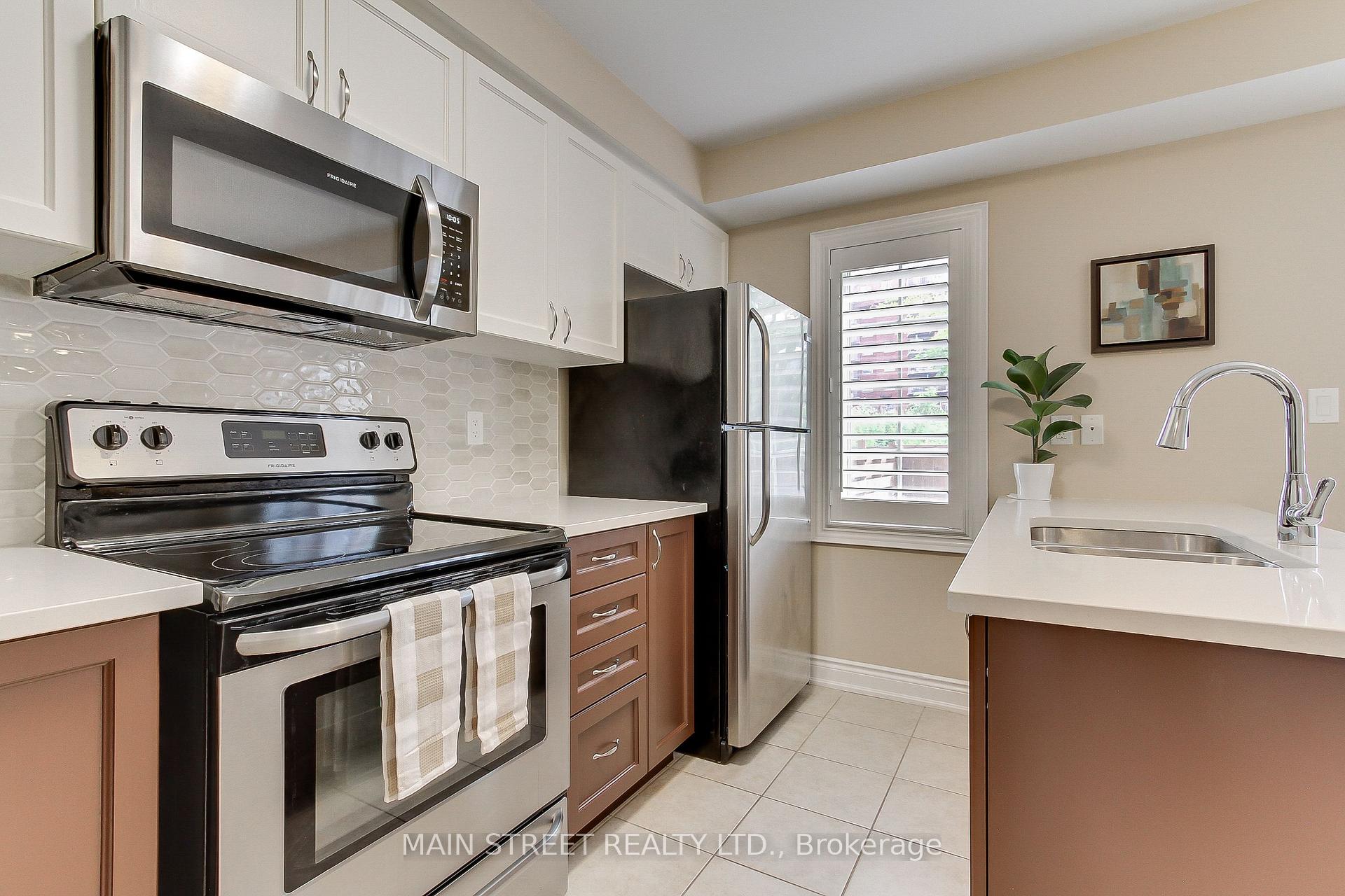 Photo 12 of 9 Magpie Way E, Whitby, Blue Grass Meadows — HOMEH