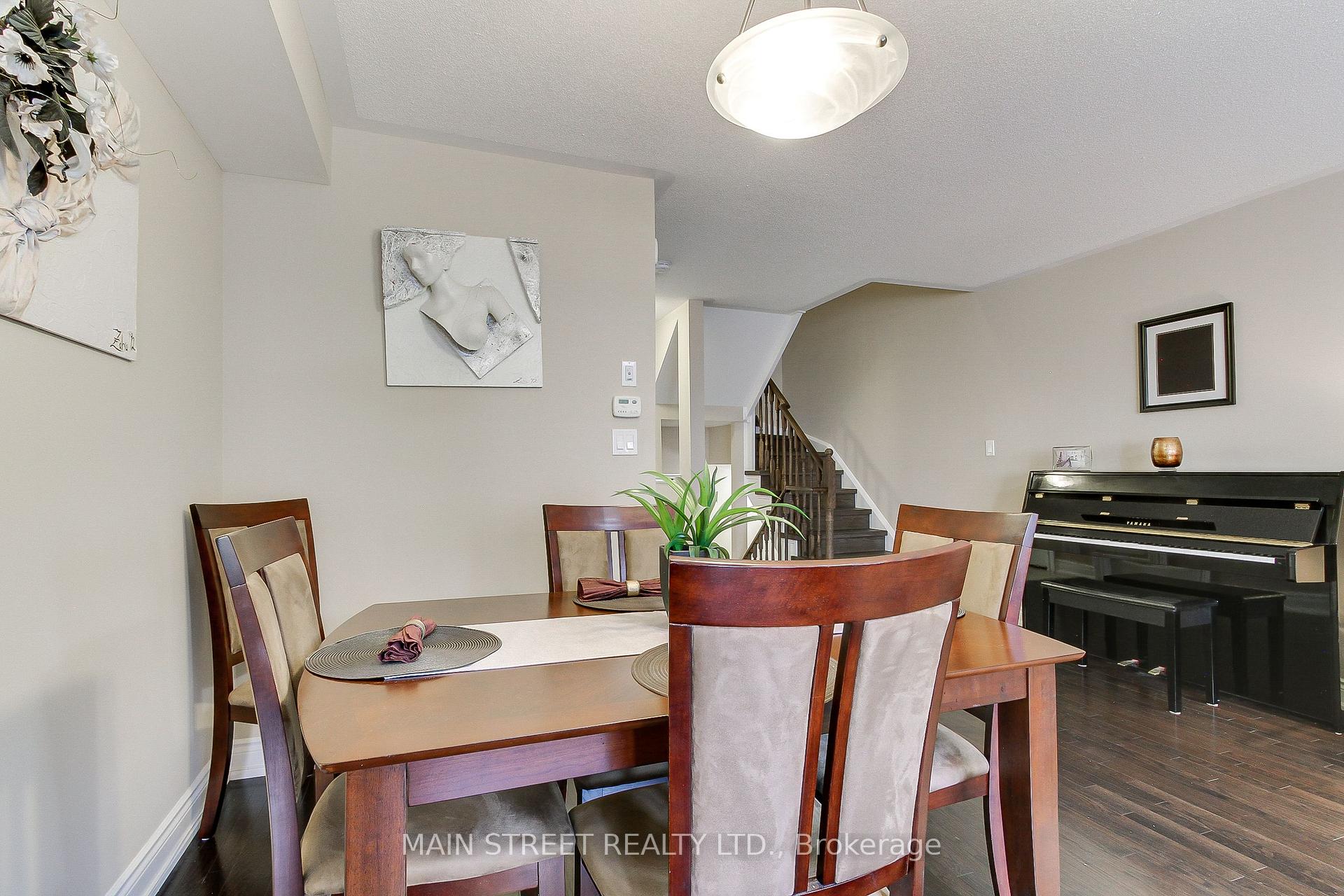 Photo 16 of 9 Magpie Way E, Whitby, Blue Grass Meadows — HOMEH