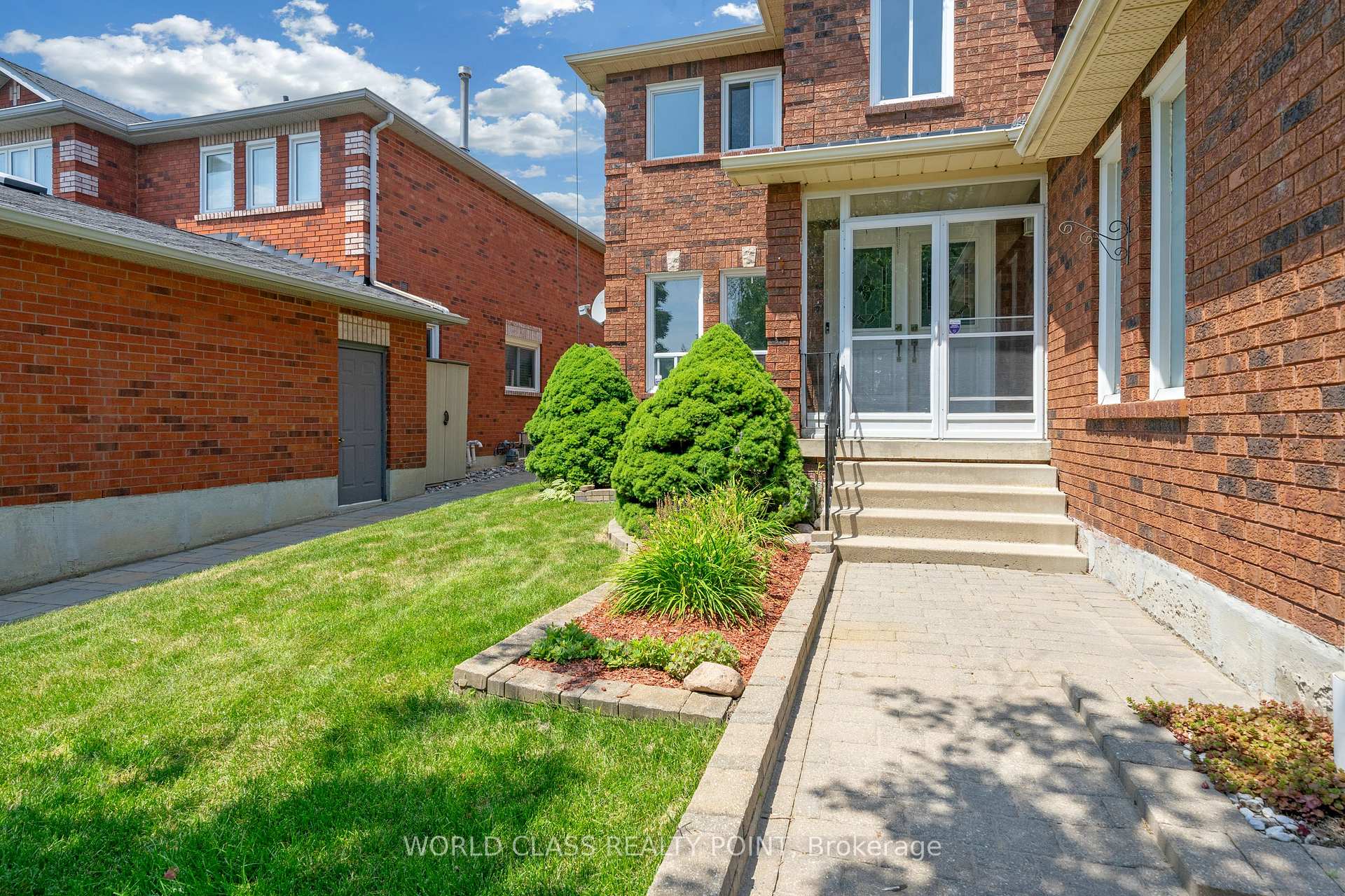 Photo 3 of 202 Bridgewater Avenue, Whitby, Pringle Creek — HOMEH