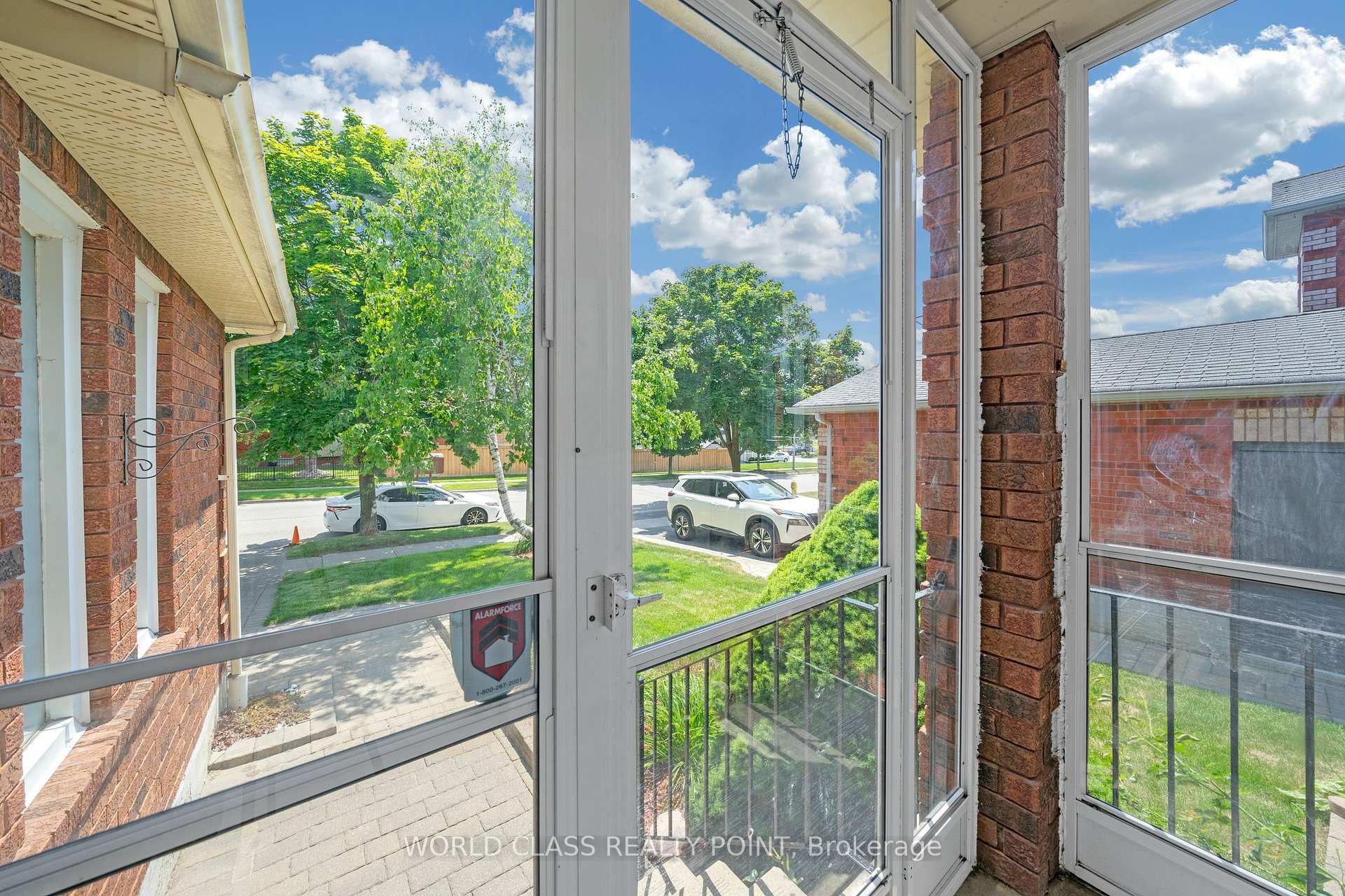 Photo 4 of 202 Bridgewater Avenue, Whitby, Pringle Creek — HOMEH