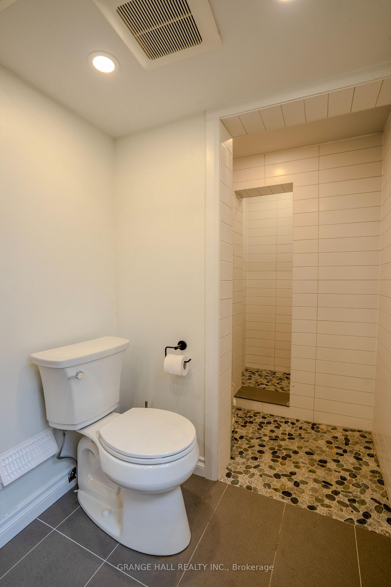 Photo 17 of 10921 Jane Street, Vaughan, Rural Vaughan — HOMEH
