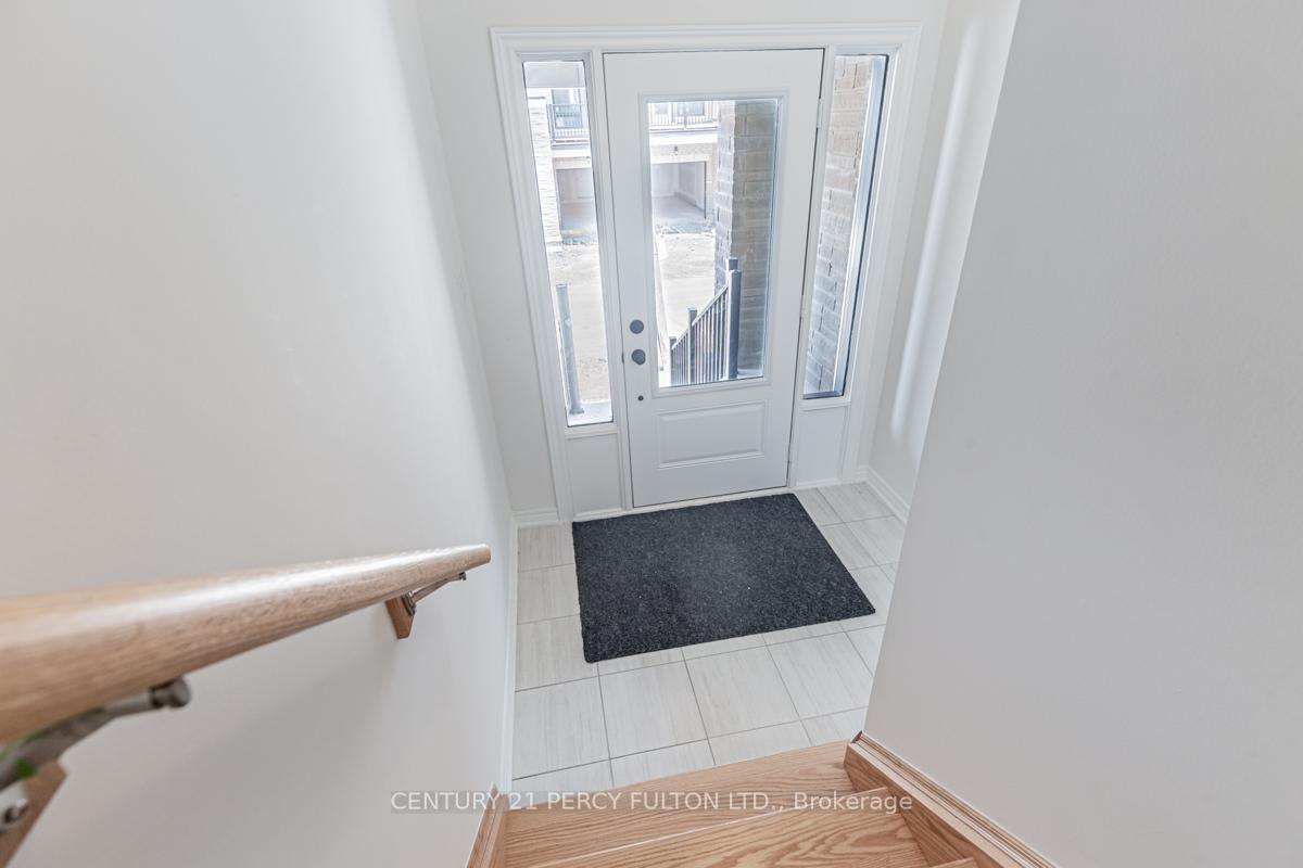 Photo 3 of 8 Cunliffe Lane, Ajax, South East — HOMEH