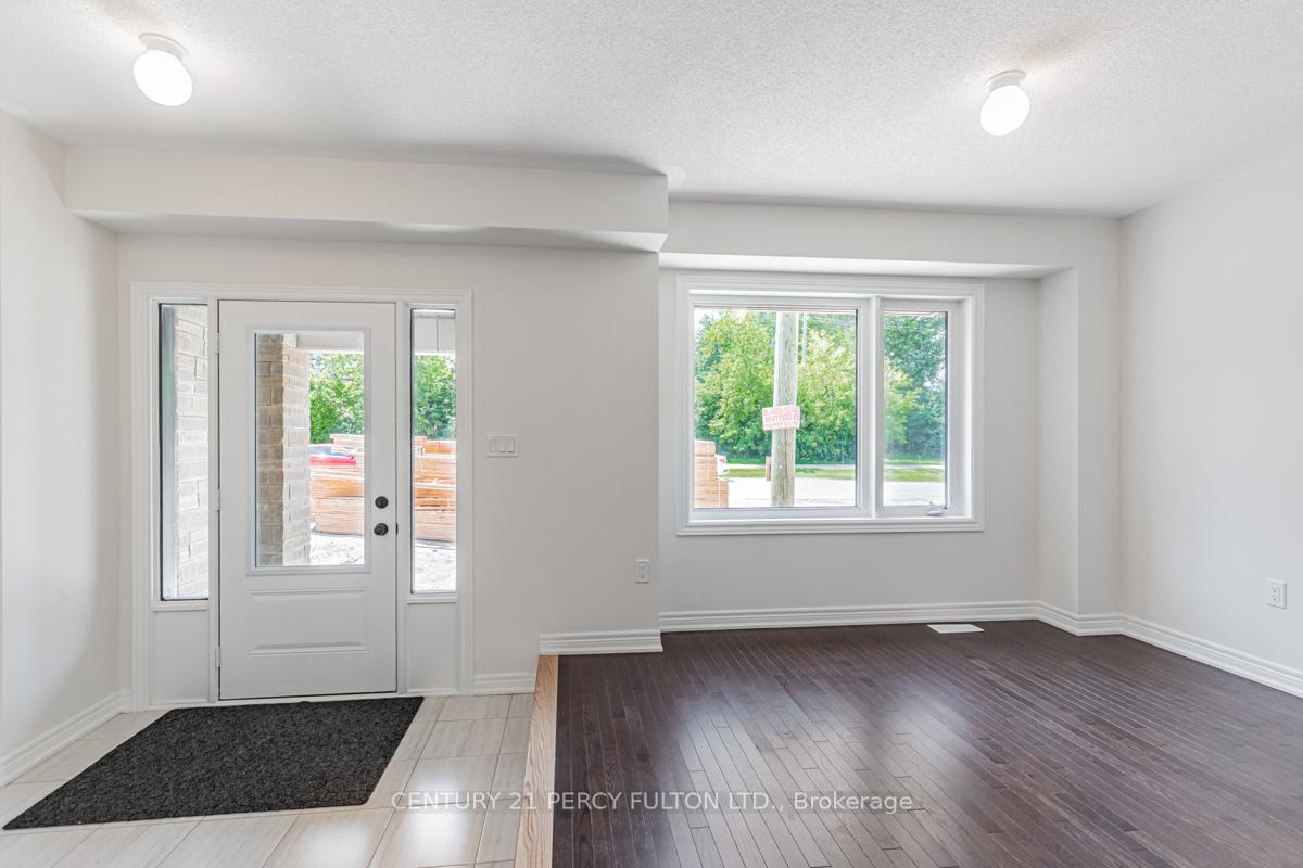 Photo 7 of 8 Cunliffe Lane, Ajax, South East — HOMEH
