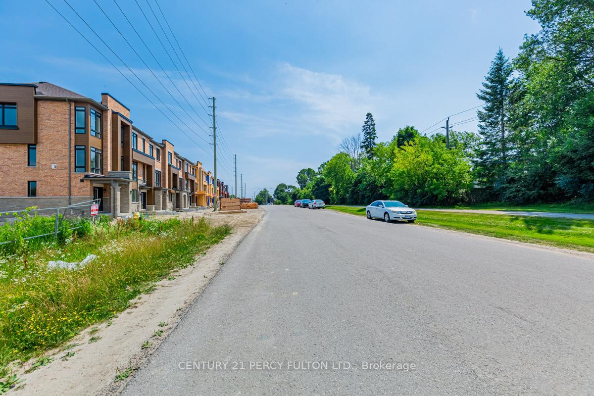 Photo 11 of 8 Cunliffe Lane, Ajax, South East — HOMEH