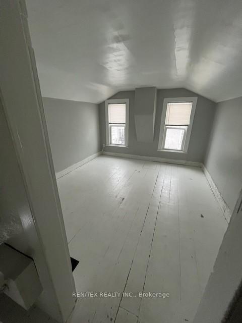 Photo 8 of 427 Brock Street, Whitby, Downtown Whitby — HOMEH