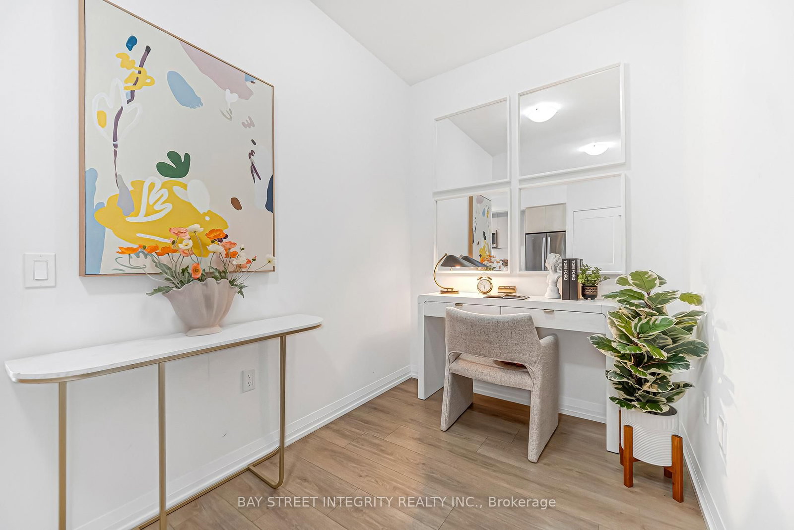 Photo 9 of Unit 1014, 50 Dunfield Ave, Toronto, Mount Pleasant West — HOMEH