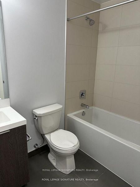 Photo 7 of Unit 913, 50 Dunfield Ave, Toronto, Mount Pleasant East — HOMEH