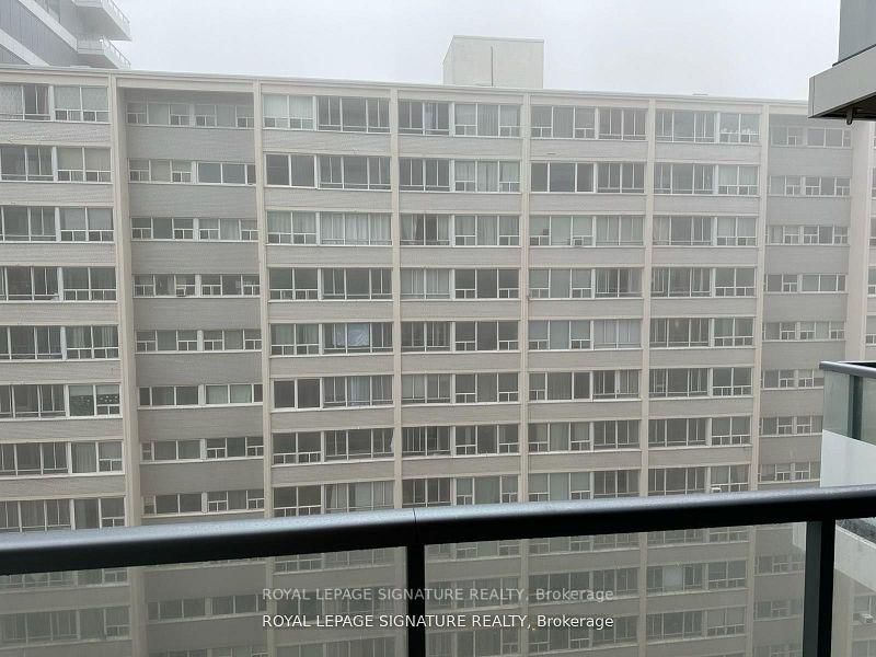 Photo 4 of Unit 913, 50 Dunfield Ave, Toronto, Mount Pleasant East — HOMEH