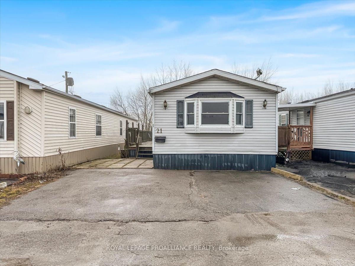 Front of Unit 21, 311 Dundas Street E