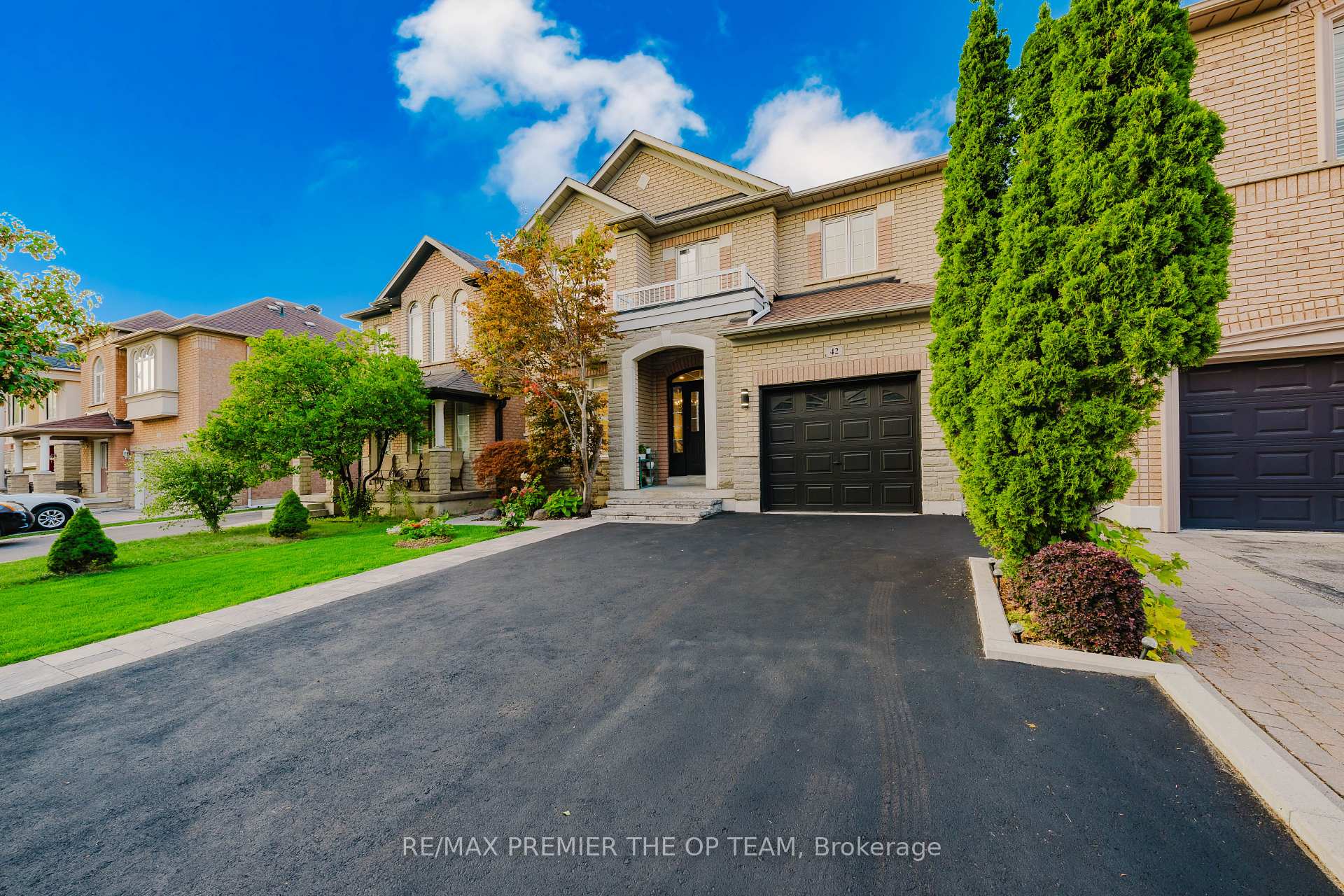 Photo 4 of 42 Osprey Drive, Vaughan, Vellore Village — HOMEH